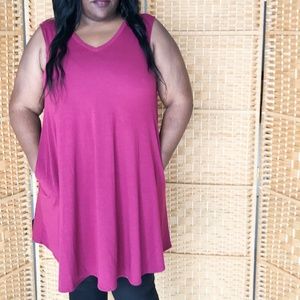 Plus Size Sleeveless V-neck Tunic